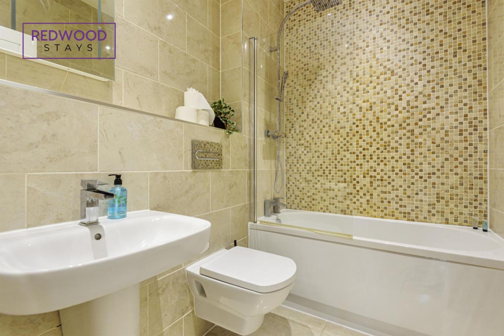 אלדרשוט 1 Bed 1 Bath Town Center Apartments For Corporates & Contractors, Wifi, Netflix And Parking On Selected Units By Redwood Stays מראה חיצוני תמונה