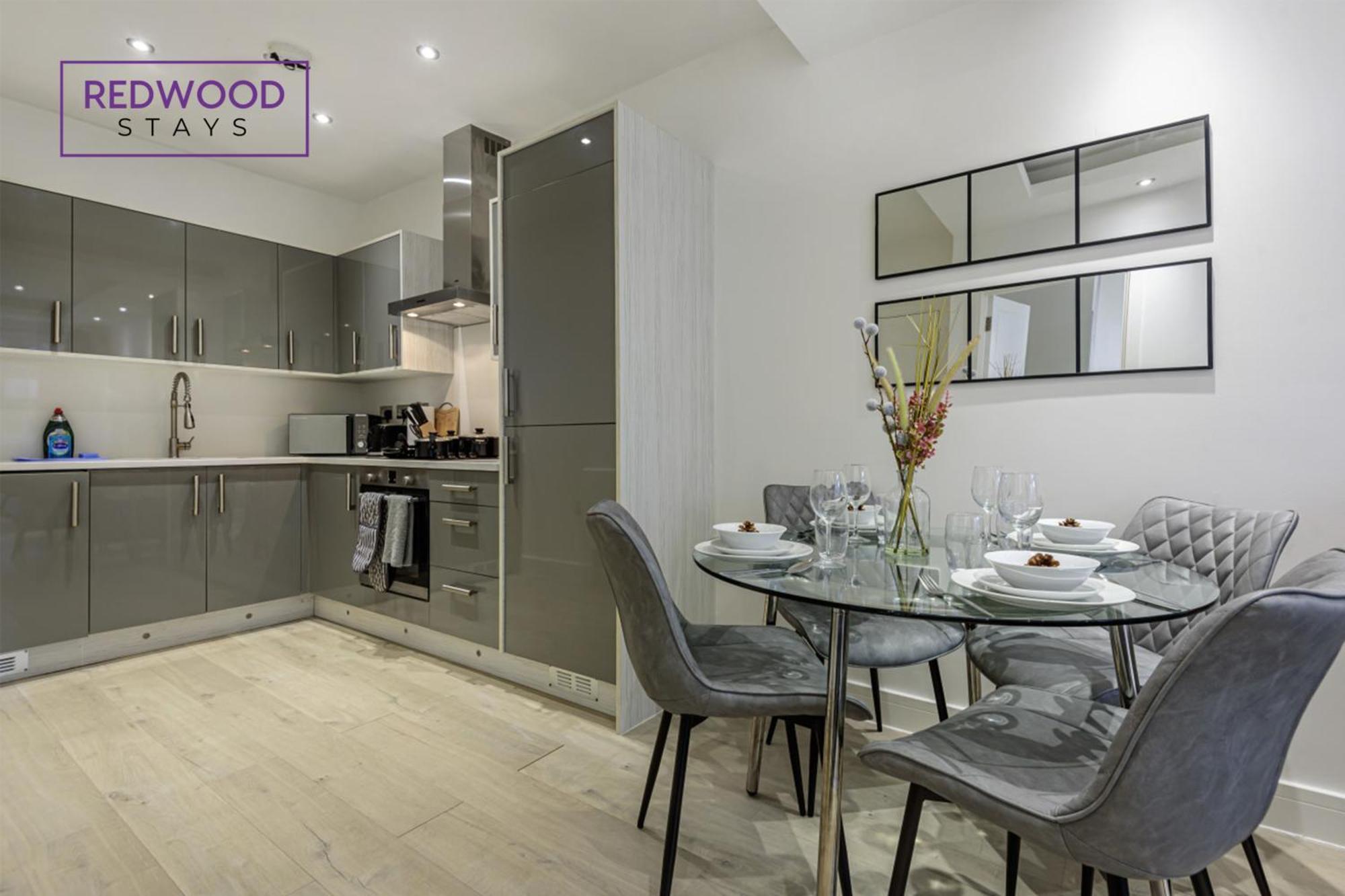 אלדרשוט 1 Bed 1 Bath Town Center Apartments For Corporates & Contractors, Wifi, Netflix And Parking On Selected Units By Redwood Stays מראה חיצוני תמונה