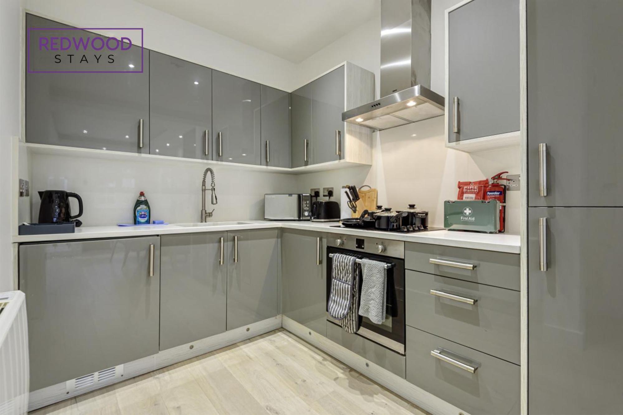 אלדרשוט 1 Bed 1 Bath Town Center Apartments For Corporates & Contractors, Wifi, Netflix And Parking On Selected Units By Redwood Stays מראה חיצוני תמונה