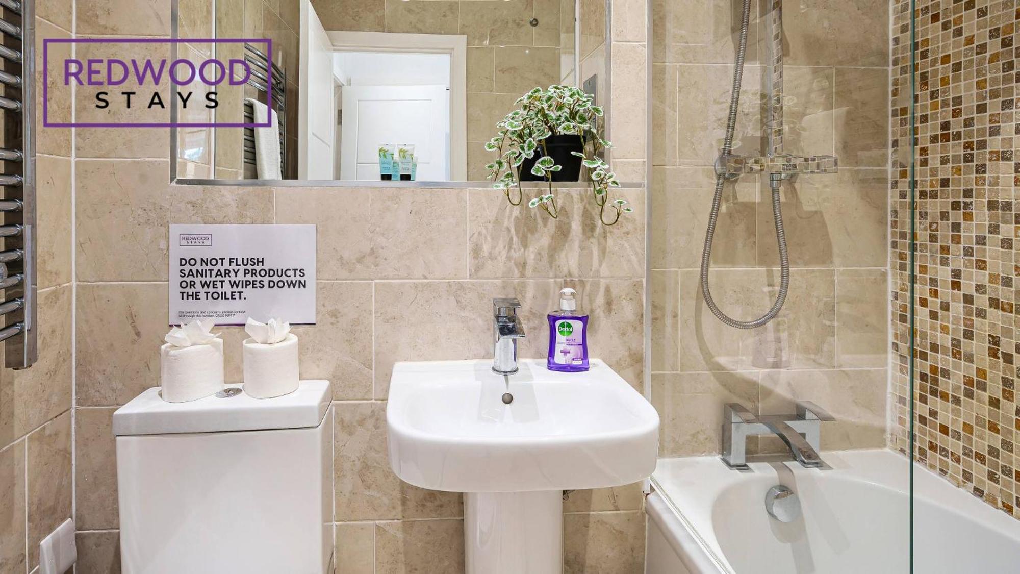 אלדרשוט 1 Bed 1 Bath Town Center Apartments For Corporates & Contractors, Wifi, Netflix And Parking On Selected Units By Redwood Stays מראה חיצוני תמונה