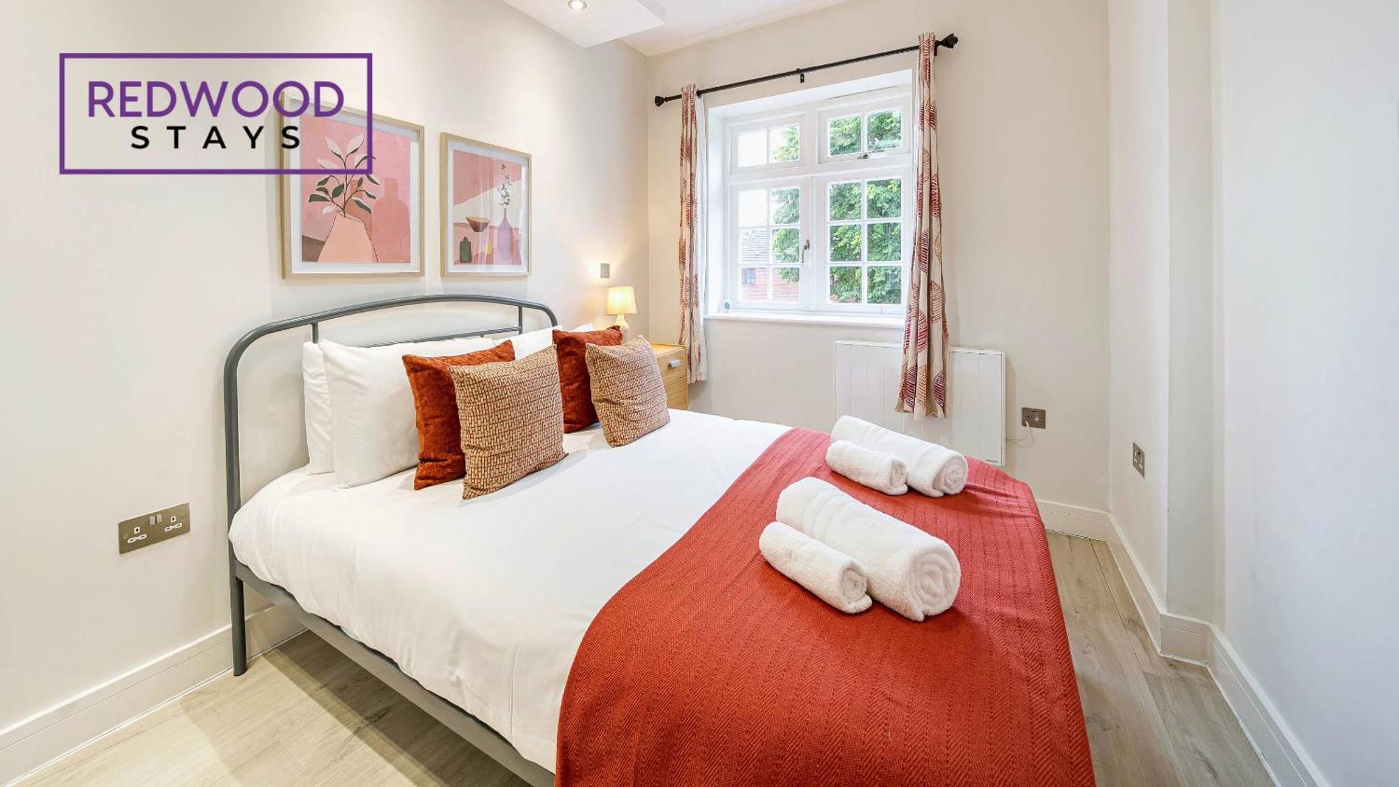 אלדרשוט 1 Bed 1 Bath Town Center Apartments For Corporates & Contractors, Wifi, Netflix And Parking On Selected Units By Redwood Stays מראה חיצוני תמונה