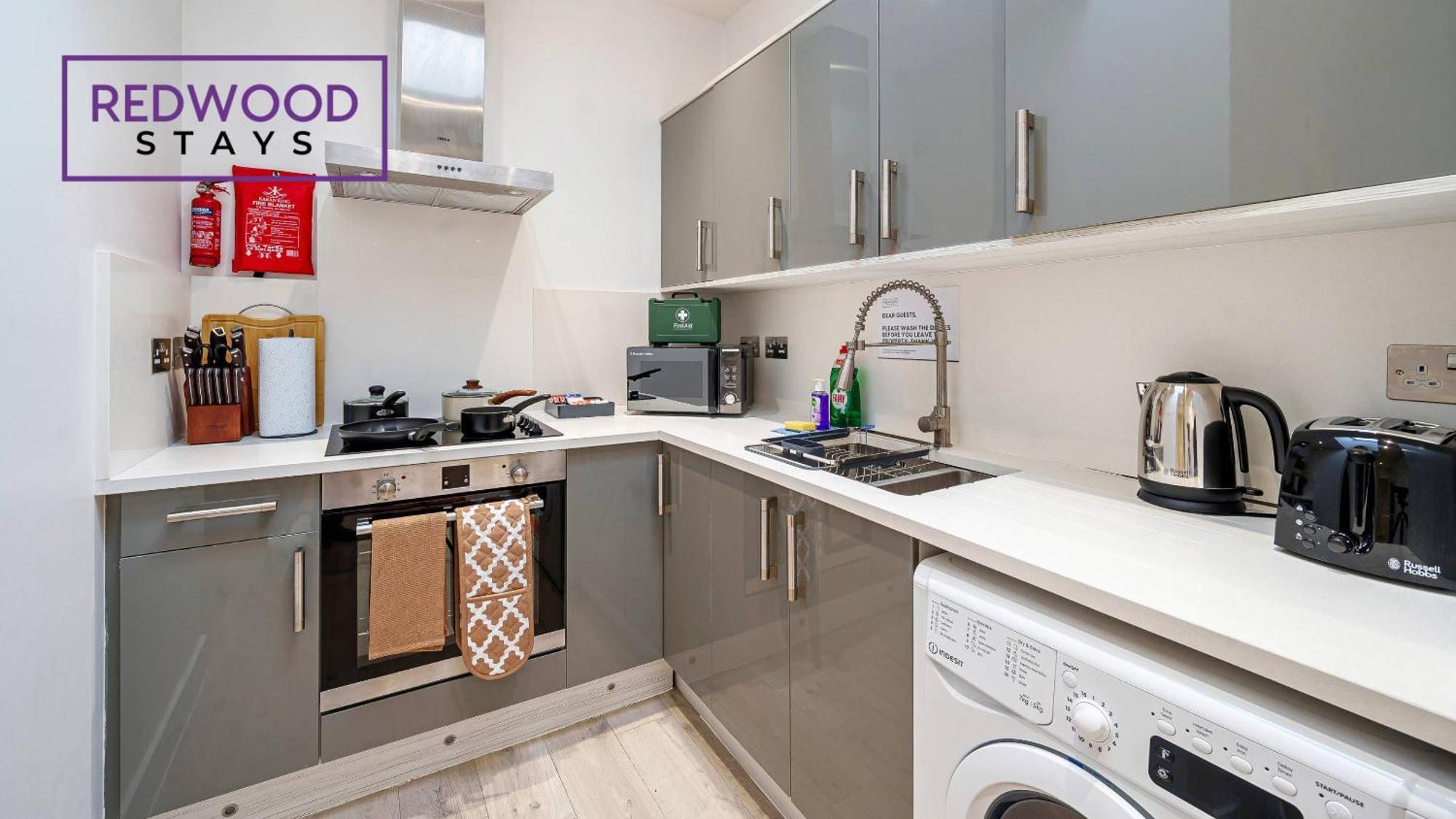 אלדרשוט 1 Bed 1 Bath Town Center Apartments For Corporates & Contractors, Wifi, Netflix And Parking On Selected Units By Redwood Stays מראה חיצוני תמונה